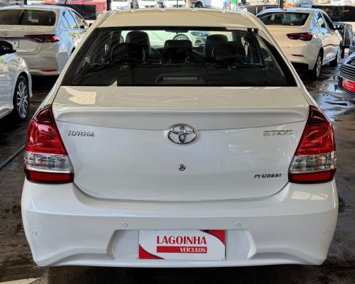 Etios 1.5 SD Platinum automático 2017.2018 3
