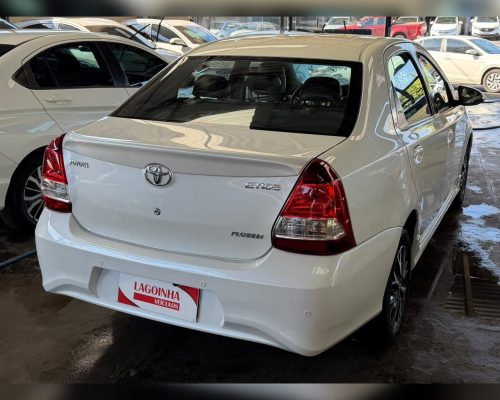 Etios 1.5 SD Platinum automático 2017.2018 5