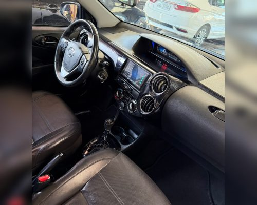 Etios 1.5 SD Platinum automático 2017.2018 6