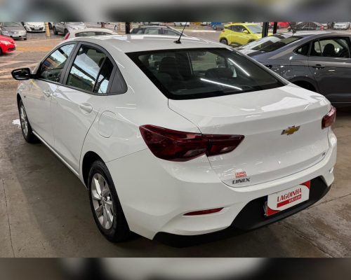 Ônix Plus 1.0 lt2 2020.2021 4